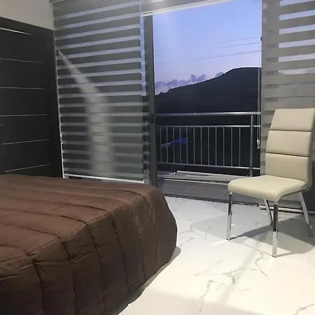 The Pebbles Sea Front Penthouse Appartement